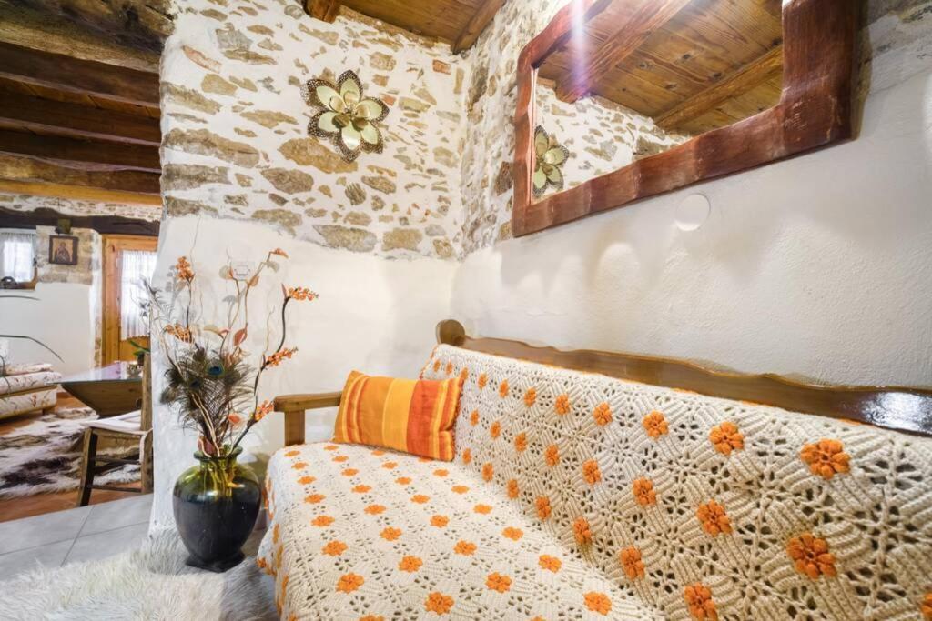 Traditional Cretan Stone House In The Center Of Crete Litos Exterior foto