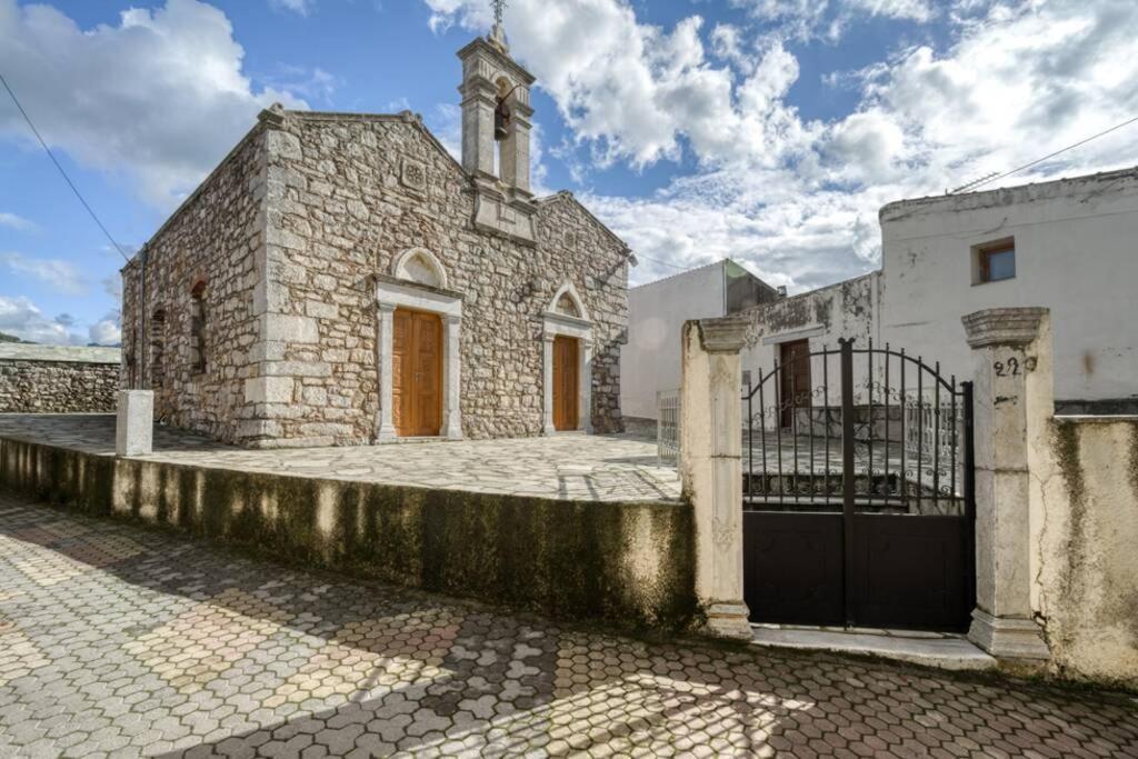 Traditional Cretan Stone House In The Center Of Crete Litos Exterior foto